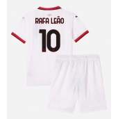 Billige AC Milan Rafael Leao #10 Udebanetrøje Børn 2024-25 Kort ærmer (+ bukser)