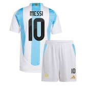 Billige Argentina Lionel Messi #10 Hjemmebanetrøje Børn Copa America 2024 Kort ærmer (+ bukser)