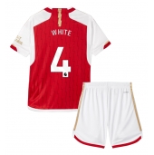 Billige Arsenal Ben White #4 Hjemmebanetrøje Børn 2023-24 Kort ærmer (+ bukser)