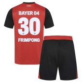 Billige Bayer Leverkusen Jeremie Frimpong #30 Hjemmebanetrøje Børn 2024-25 Kort ærmer (+ bukser)