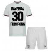 Billige Bayer Leverkusen Jeremie Frimpong #30 Udebanetrøje Børn 2023-24 Kort ærmer (+ bukser)