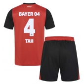 Billige Bayer Leverkusen Jonathan Tah #4 Hjemmebanetrøje Børn 2024-25 Kort ærmer (+ bukser)