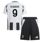 Billige Juventus Dusan Vlahovic #9 Hjemmebanetrøje Børn 2024-25 Kort ærmer (+ bukser)